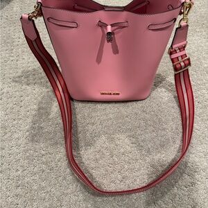 Michael Kors Pink Bucket Bag